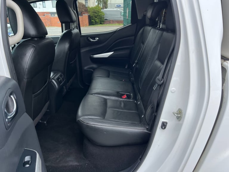 2019 NISSAN NAVARA Double Cab Pick Up Tekna 2.3dCi 190 4WD Auto LEATHER 101k