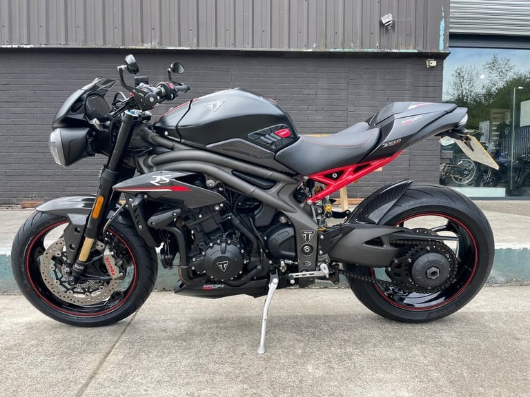Triumph Speed Triple 1050 RS 2018 in Black