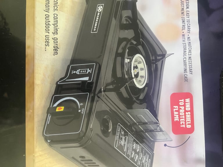 NEW single gas stove, 4 x gas cans & whistling kettle Bundle