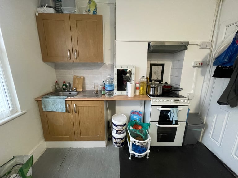 Private room for rent 