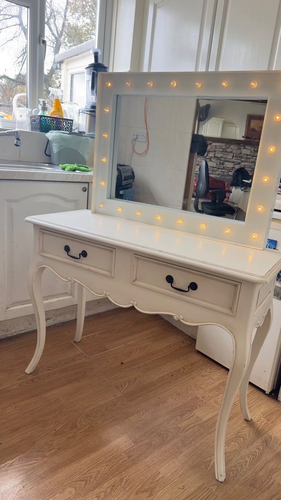 French dressing table 