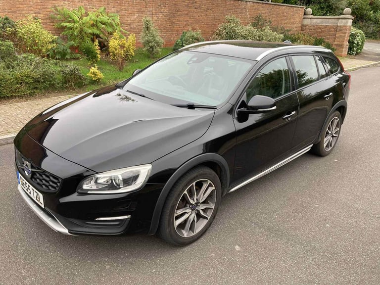 2016 65 Volvo V60 Cross Country 2.0 D4 190 LUX NAV, Manual, 4WD, S/S, Just £35 Tax!
