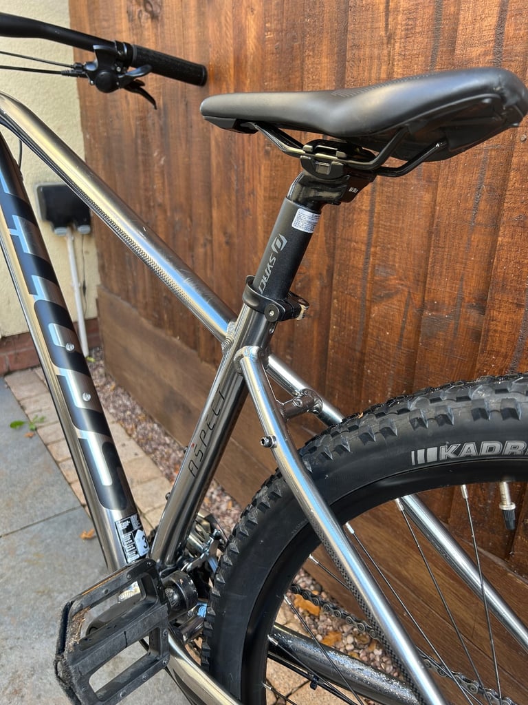 Scott Aspect 750 27.5” hardtail mountain bike