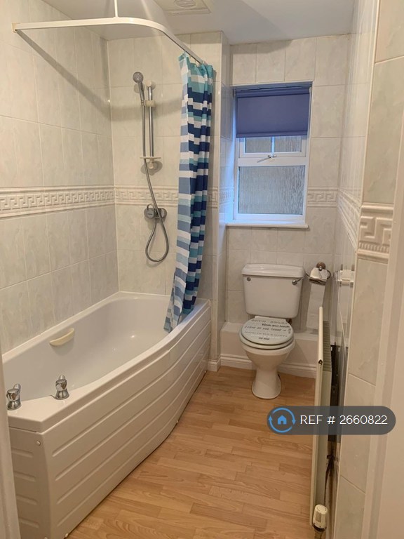 2 bedroom flat in Tavistock Close, Leeds, LS12 (2 bed) (#2660822)