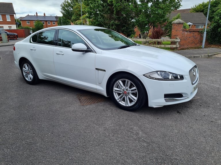 The Ultimate Diesel Automatic 2013 Jaguar XF Luxury Black Leather Interior Stunning Car