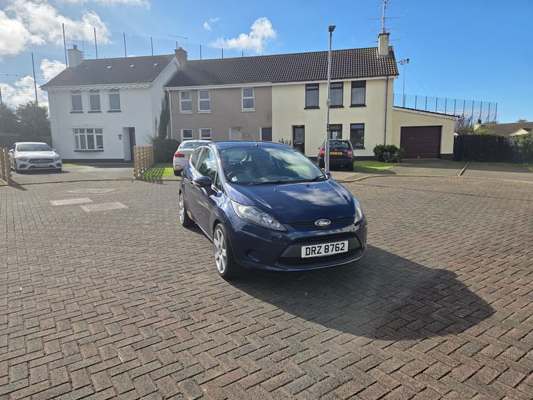 Ford, FIESTA, Hatchback, 2012, Manual, 1242 (cc), 3 doors full Ford stamped service history.