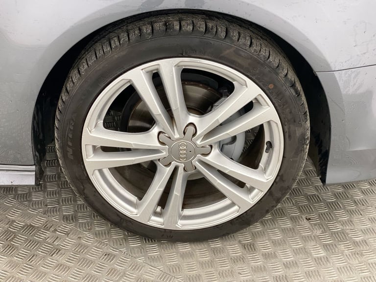  Audi A3 Sportback 1.5 Tfsi Cod 35 S Line Sportback 5dr Petrol Manual Euro 6