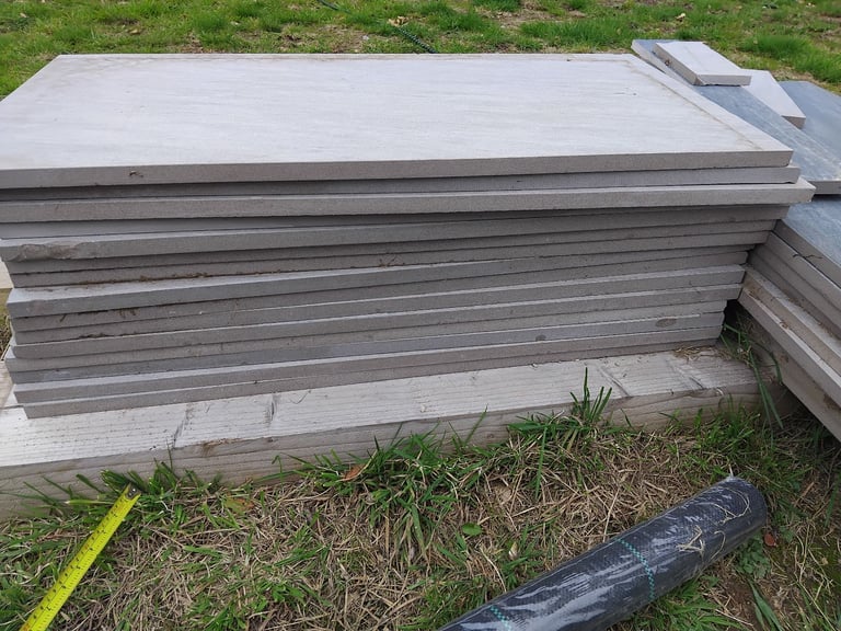 Porcelain pati flags approx 15m2 20 light gray 4 dark gray 