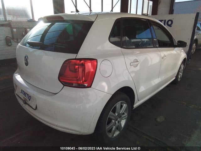 Volkswagen vw polo white breaking parts in stock 