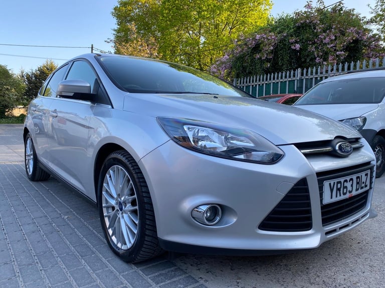 2013 Ford Focus 1.0 EcoBoost Zetec Navigator 5dr HATCHBACK PETROL Manual