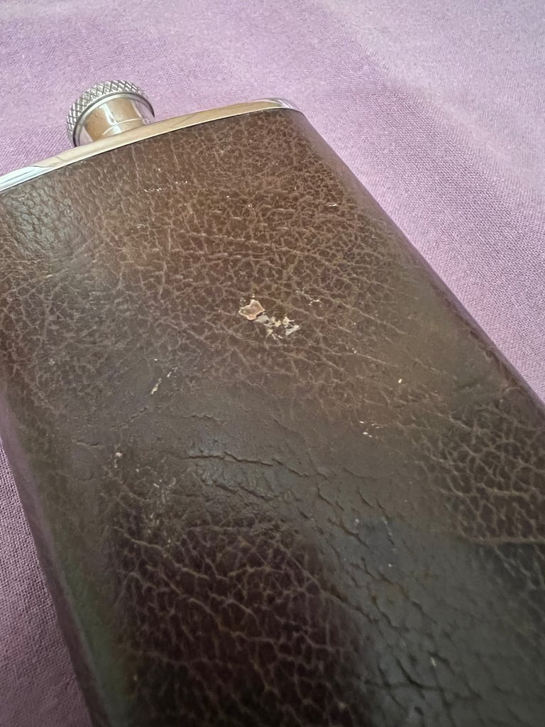 Vintage 5oz Leather Hip Flask – Classic Old Metal & Leather Pocket Flask – Used