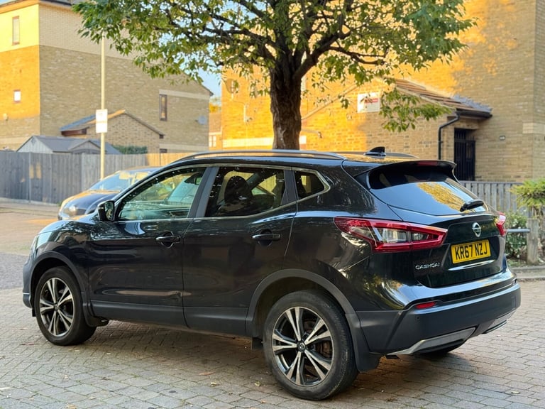 2017 Nissan Qashqai 1.2 DiG-T N-Connecta 5dr HATCHBACK Petrol Manual