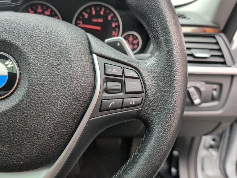 2015 BMW 3 Series 3.0 335i Luxury Saloon 4dr Petrol Auto Euro 6 (s/s) (306 ps) GLASS SUNROOF+ SAL...