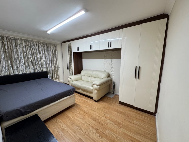 Double room for rent