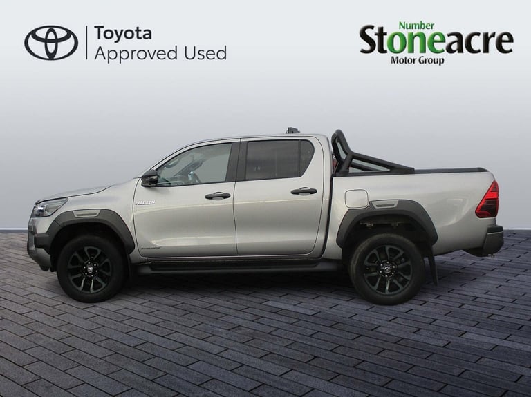 2023 Toyota Hilux 2.8 D-4D Invincible X Pickup Double Cab 4dr Diesel Auto 4WD Euro 6 (s/s) (2 Die...