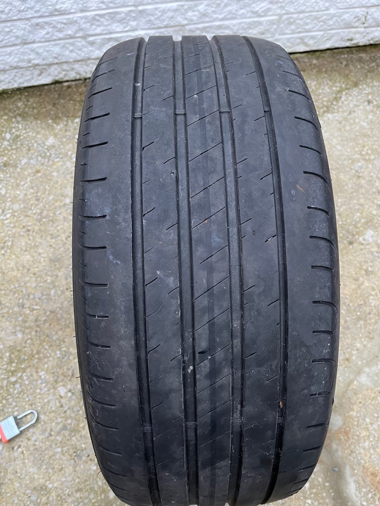 Goodyear EfficientGrip Performance 2. 225/50 R17 98W. 5.5mm tread