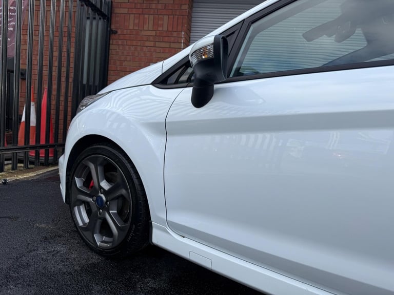 2016 Ford Fiesta 1.6T EcoBoost ST-3 Euro 6 3dr HATCHBACK Petrol Manual