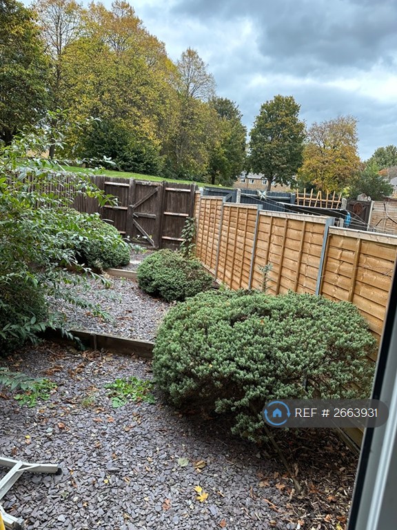 3 bedroom house in Venice Court, Andover, SP10 (3 bed) (#2663931)