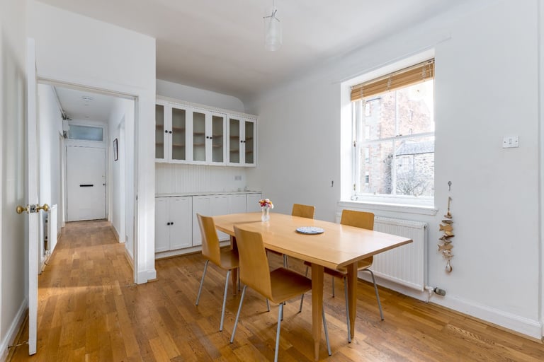 Cozy Flat By The Sea