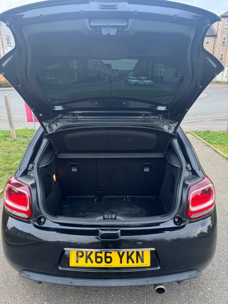 DS, DS 3, Hatchback, 2016, Manual, 1560 (cc), 3 doors