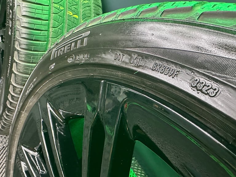 Genuine Range Rover Sport Vogue L460 23" Gloss Black Alloy Wheels Style 1075 & Pirelli’s & TPMS!