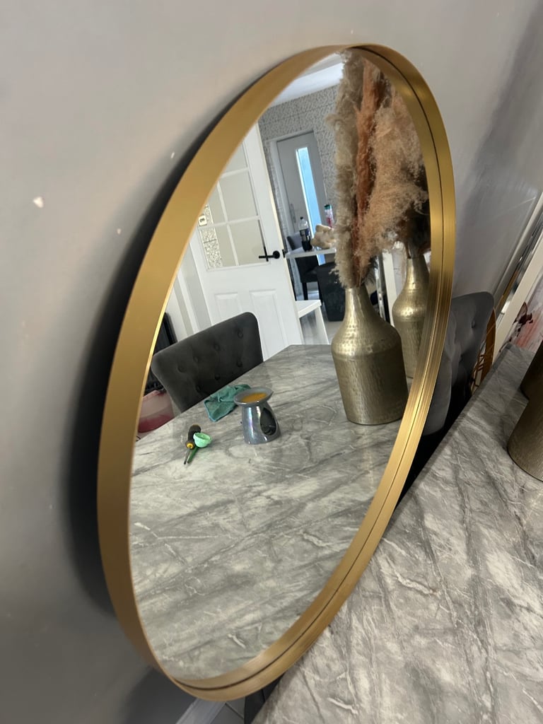 Gold clock, tables mirror lampsx2 vases 