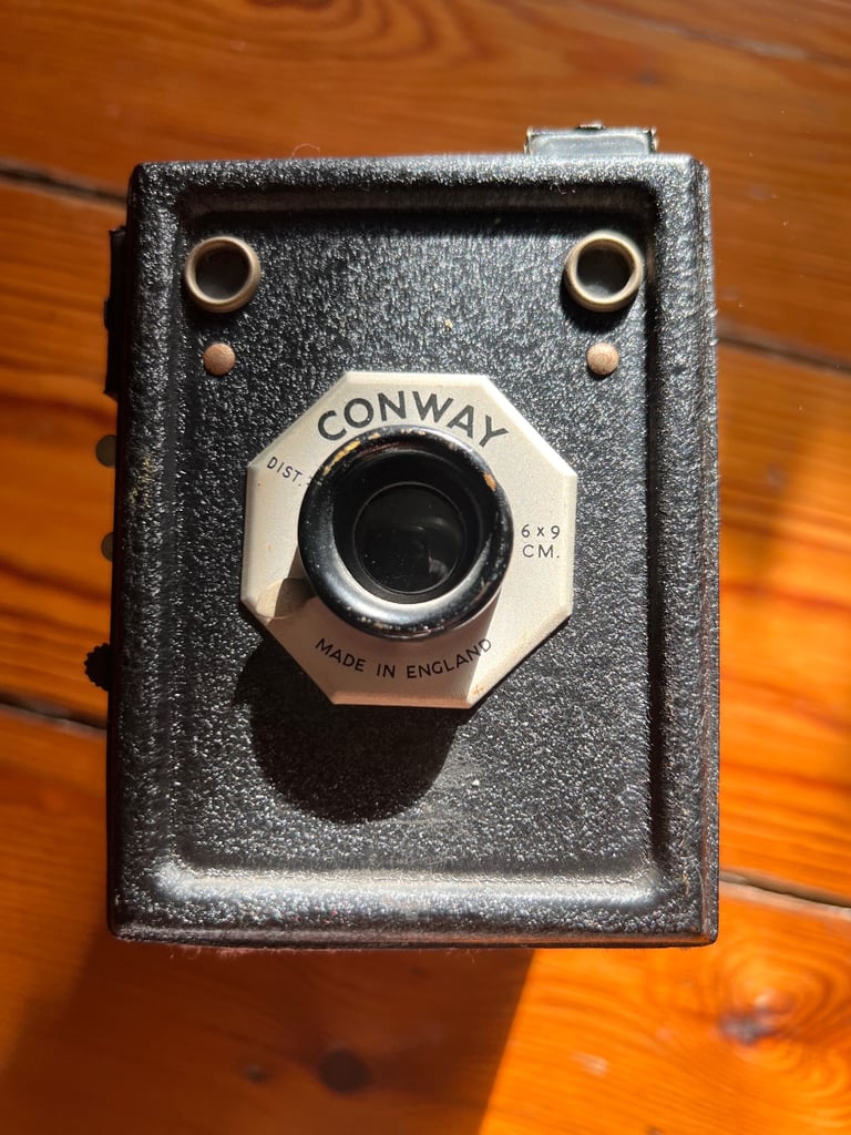 Vintage Cameras – Conway Box Camera & Agilux Agiflash (Made in England)