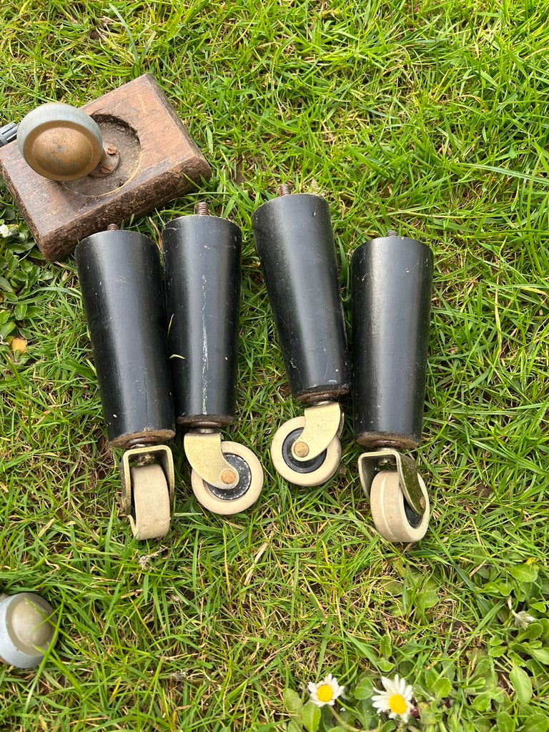 LARGE JOB LOT BUNDLE OF VINTAGE RETRO MCM LEGS FEET WHEELS FURNITURE 