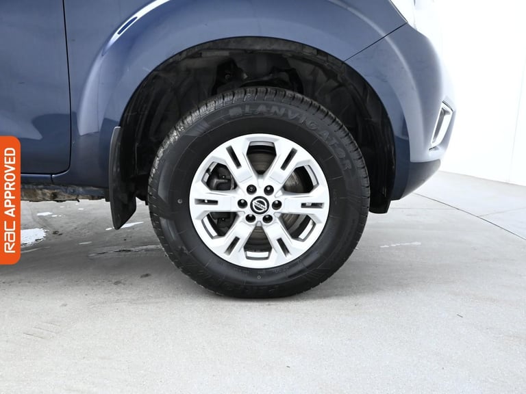 2021 Nissan Navara 2.3 dCi Acenta Pickup Double Cab 4dr Diesel Manual 4WD Euro 6 (s/s) (163 ps Pi...