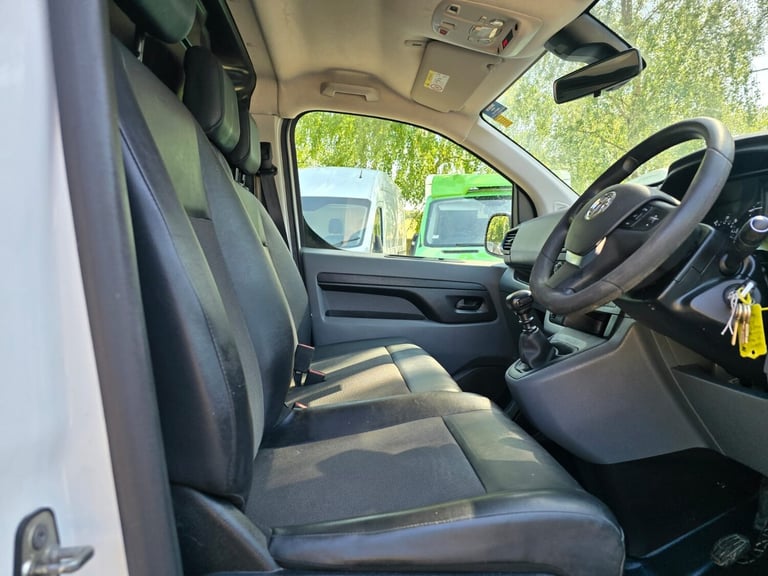 2019 Vauxhall Vivaro 2900 1.5d 100PS Dynamic LWB L2 Van **ONLY 56,000 MILES** PANEL VAN Diesel Ma...