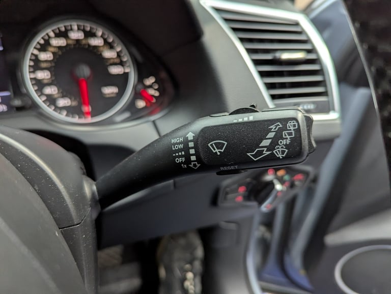 2009 Audi Q5 2.0 TDI Quattro S Line 5dr S Tronic ESTATE Diesel Automatic