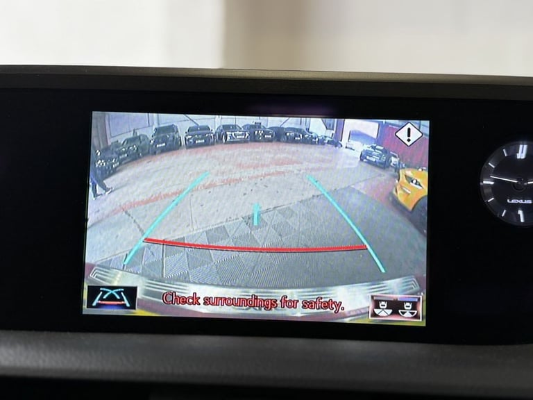 2019 Lexus ES 2.5 300h Saloon 4dr Petrol Hybrid E-CVT Euro 6 (s/s) (218 ps) Saloon PETROL/ELECTRI...