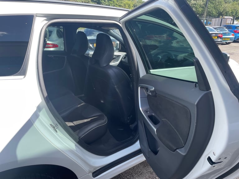 2015 Volvo XC60 D4 [190] R DESIGN Nav 5dr ESTATE Diesel Manual