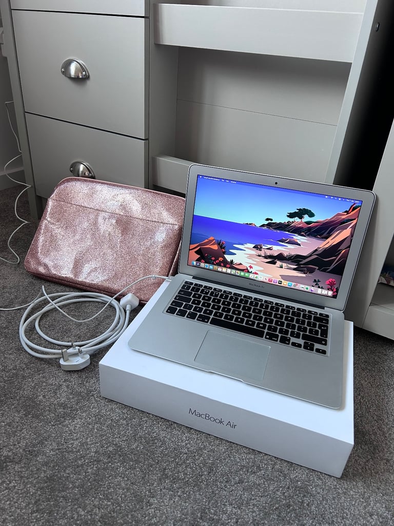 Apple MacBook Air 13-inch (2017)