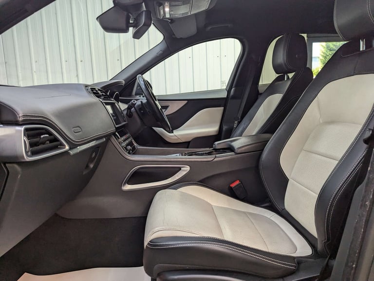 2016 Jaguar F-Pace 2.0 F-PACE R-Sport AWD D Auto 4WD 5dr SUV Diesel Automatic