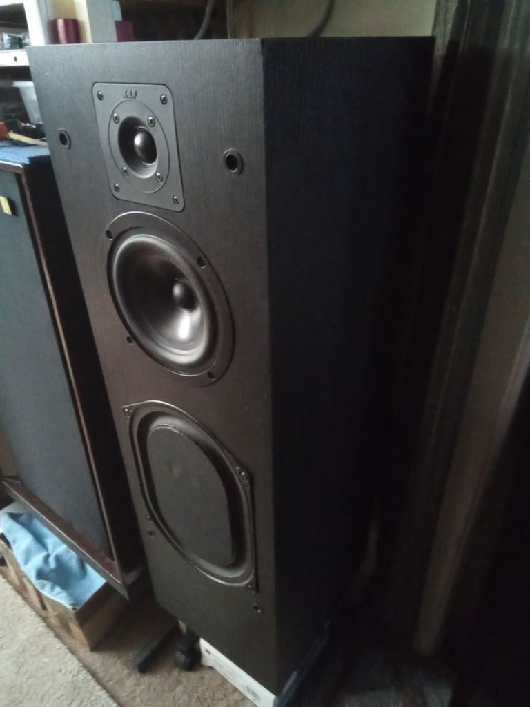 Speakers Kef c series C80 on stands with castors one pair 300 pound, offers 