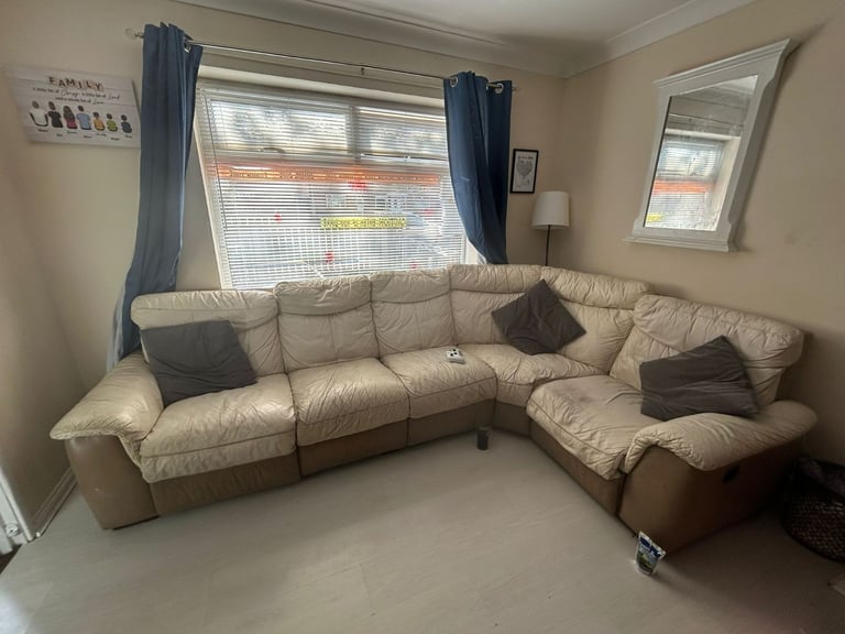 Leather corner recliner sofa