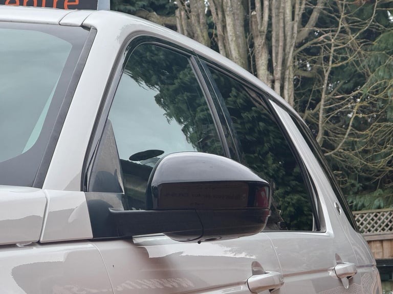 2017 Land Rover Discovery Sport 2.0 TD4 SE Tech 4WD Euro 6 (s/s) 5dr ESTATE Diesel Manual