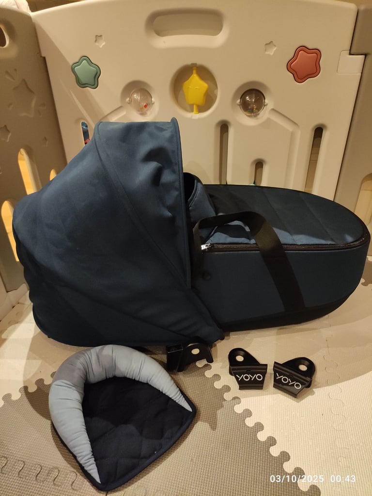 image for Navy Stokke Babyzen YOYO pram Bassinet 