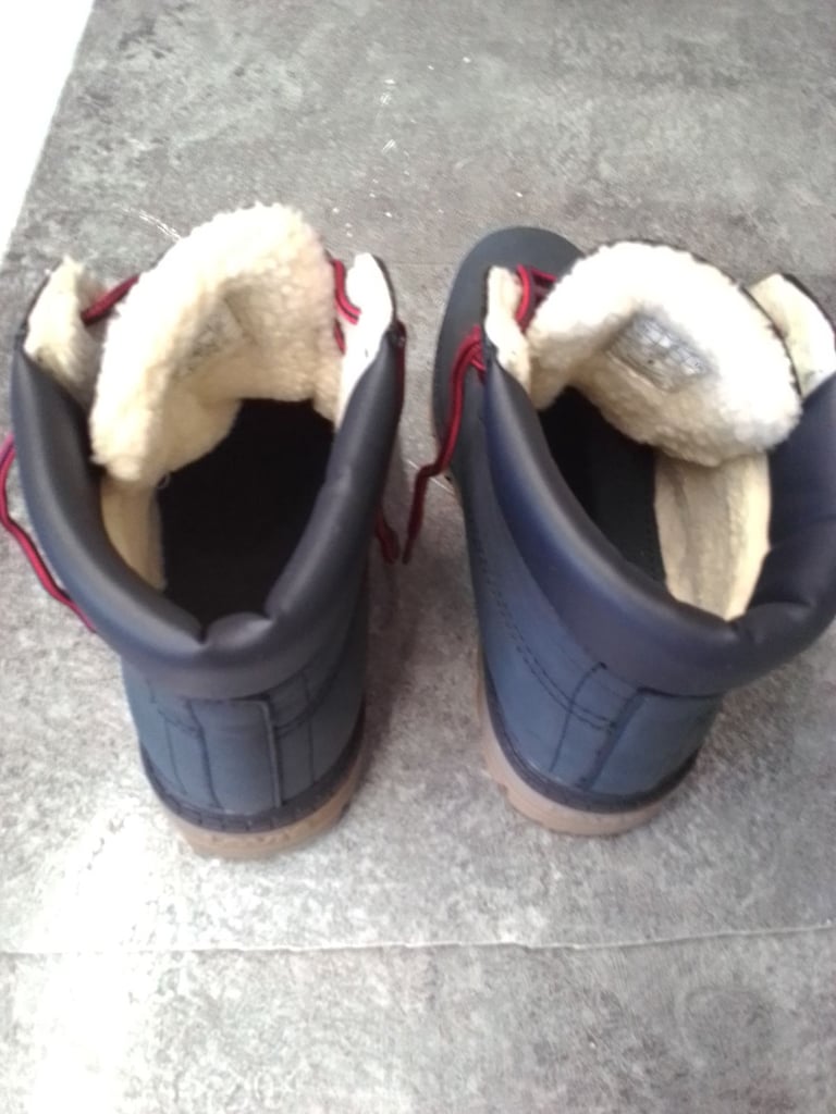 'Levis' Ladies Boots.