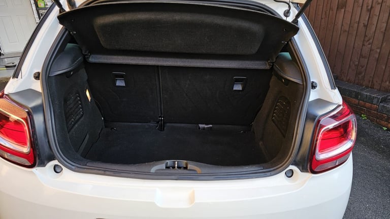 Citroen, DS3, Hatchback, 2015, Manual, Diesel, 1560 (cc), 3 doors