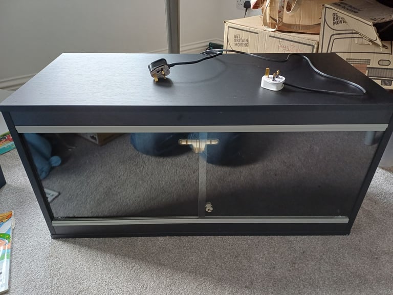 Vivarium for bearded dragon/snake etc