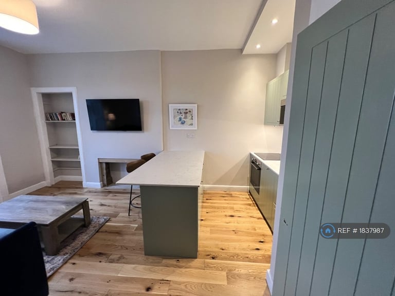 1 bedroom flat in Henderson Row, Edinburgh, EH3 (1 bed) (#1837987)