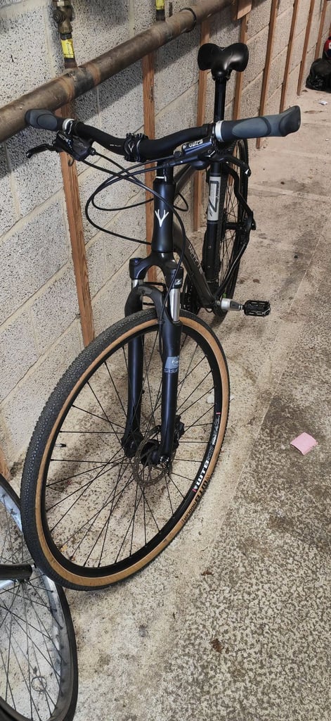 Whyte hybrid bike