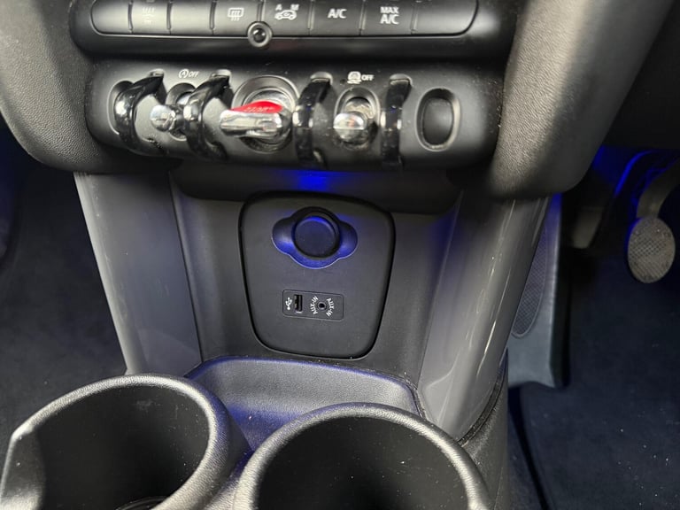 2015 MINI Hatch 1.5 Cooper Euro 6 (s/s) 3dr HATCHBACK Petrol Manual