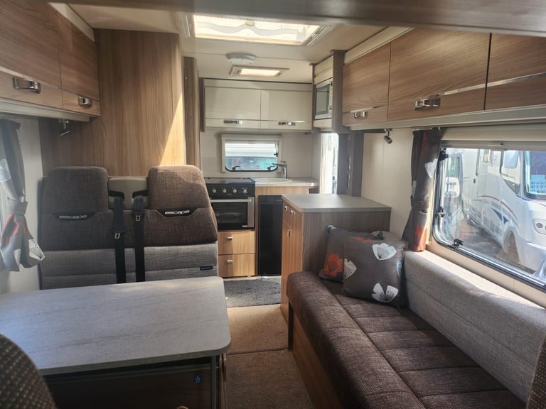 Swift Escape 624 5 BERTH COACHBUILT  DIESEL MANUAL 2015/15