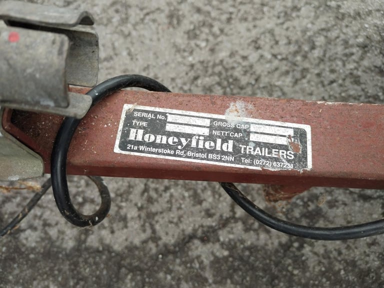 HONEYFIELD BOX CAMPING TRAILER TOWING C/W SPARE WHEEL & COVER 