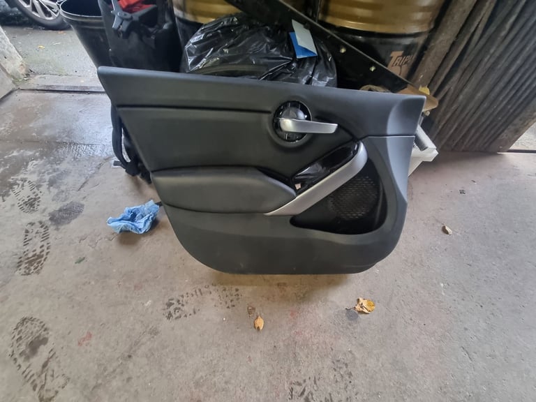 Fiat 500 xl passenger side doors 