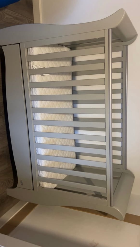 Tutti bambini cot with draw