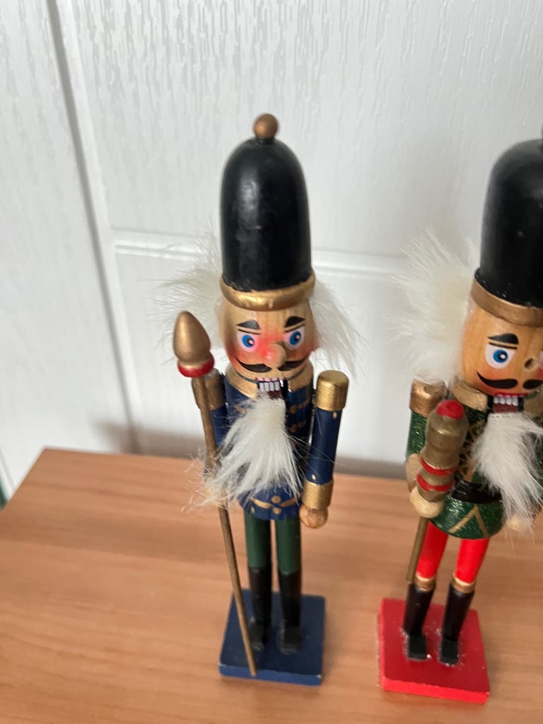 2x Wooden Nutcracker Standing Decoration 